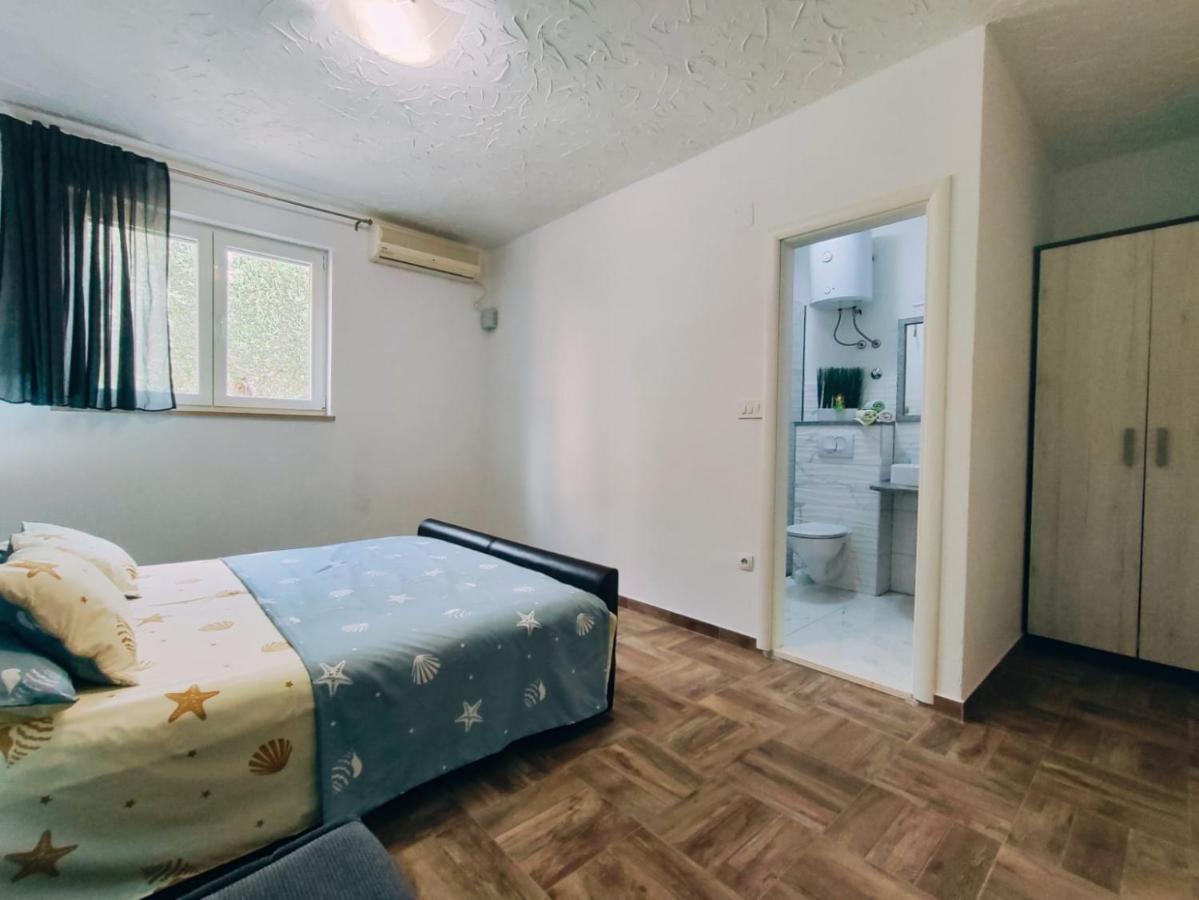 Apartmani Nada Mustapic Brela Exterior foto